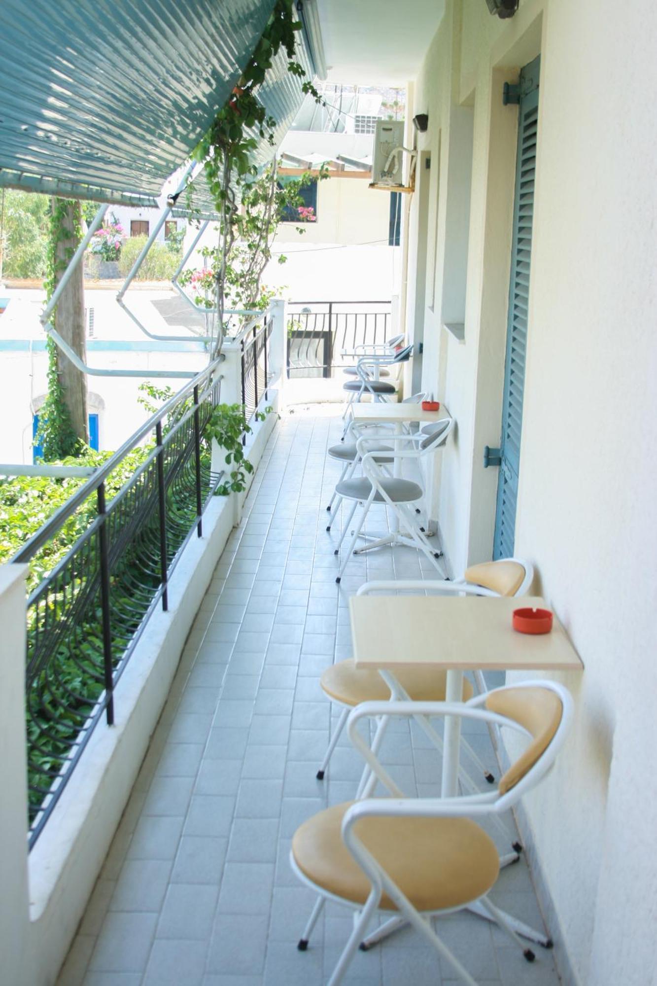 George Apartments Livadia  Екстер'єр фото
