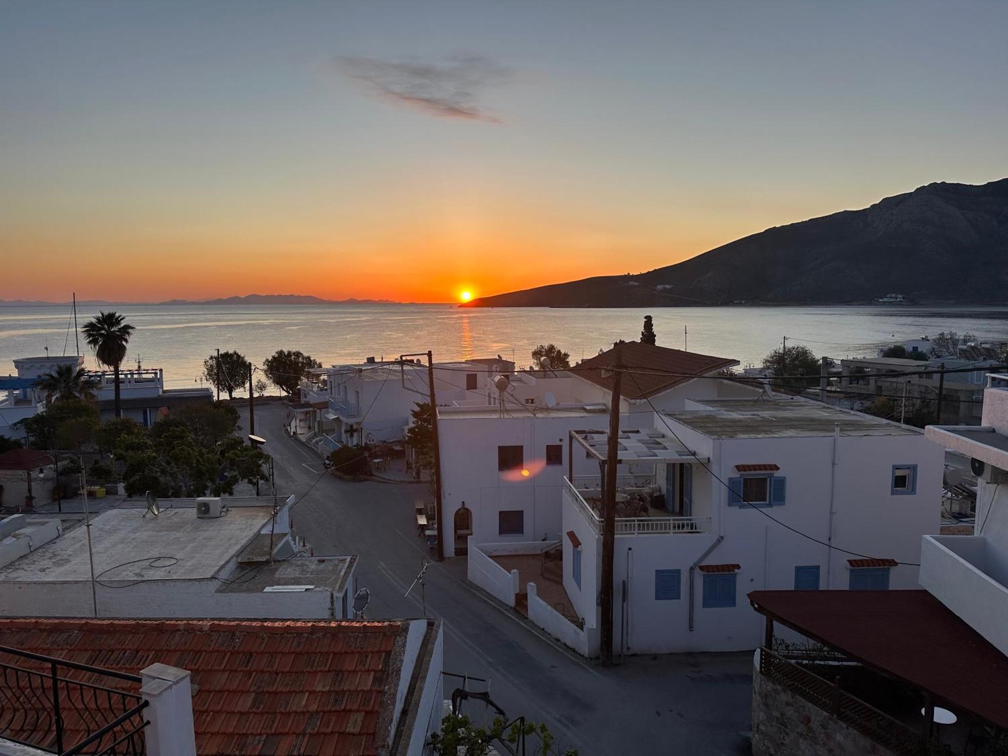 George Apartments Livadia  Екстер'єр фото