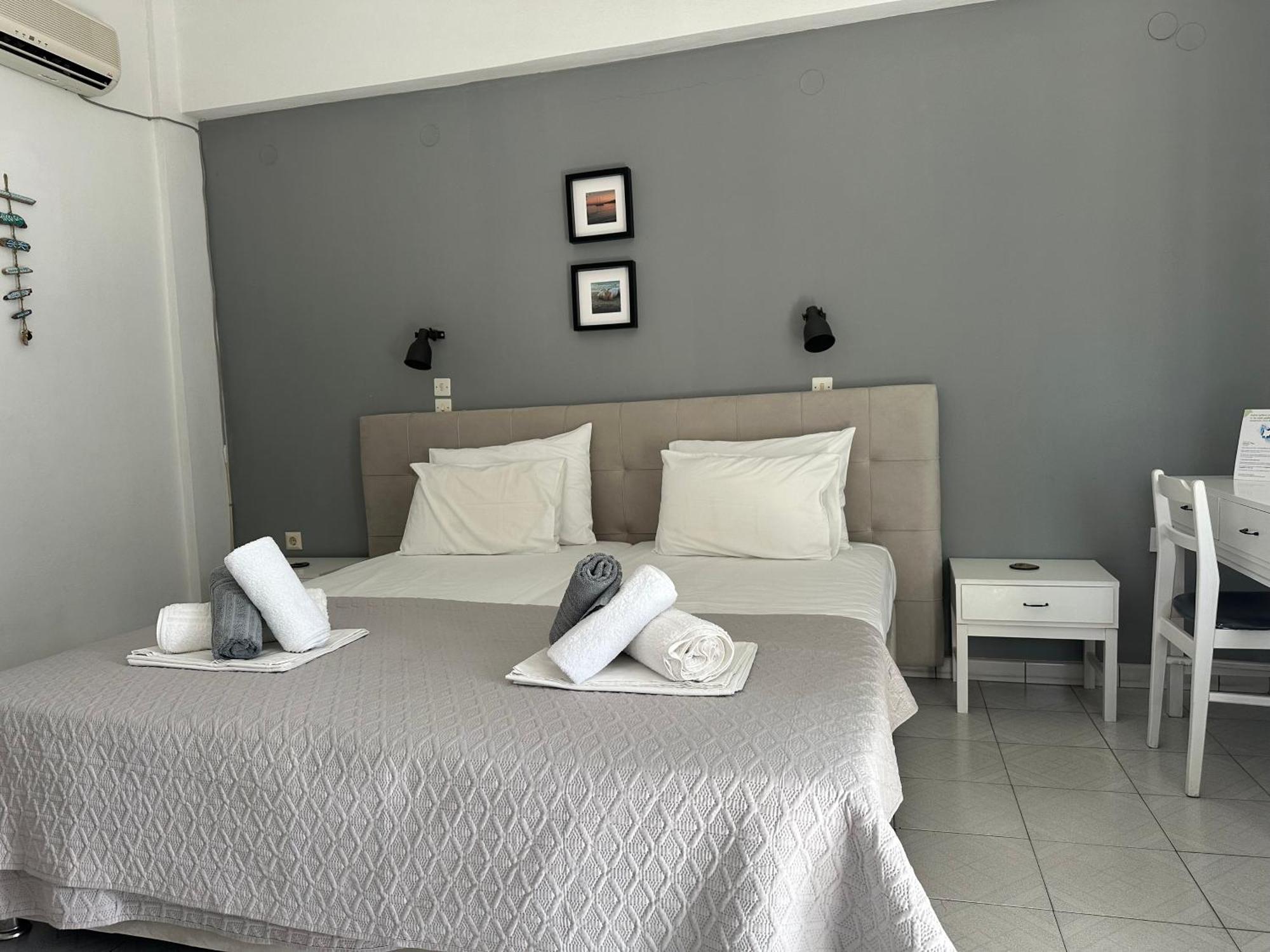 George Apartments Livadia  Екстер'єр фото